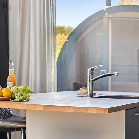 Elvie - 150m From The Sea By Interhome